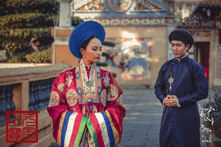 Áo sơ mi cổ bèo: Áo sơ mi cổ bèo là một trong những lỗi thời trong thời trang mà