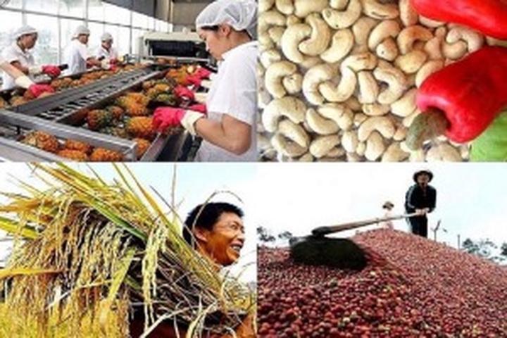 1. Áo hai dây bản mảnh: Áo hai dây bản mảnh tuy nhiên là một trong những mẫu áo khó